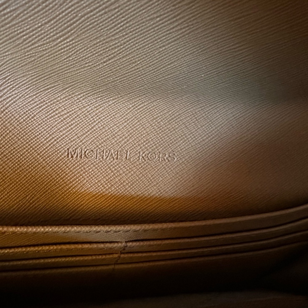 Michael Kors Fulton Carryall Wallet - Picture 5 of 11